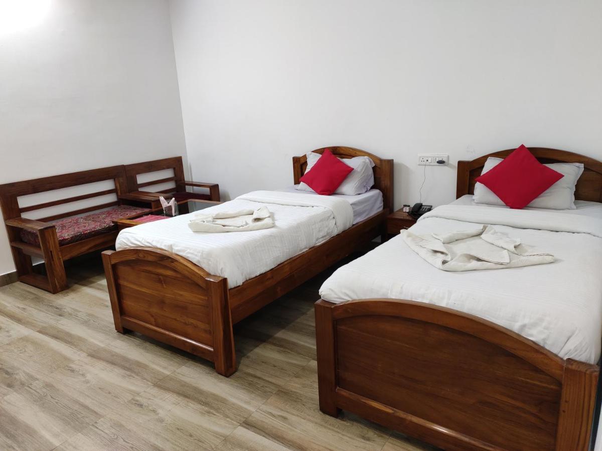 Hotel Nakshatra Karimganj Екстериор снимка