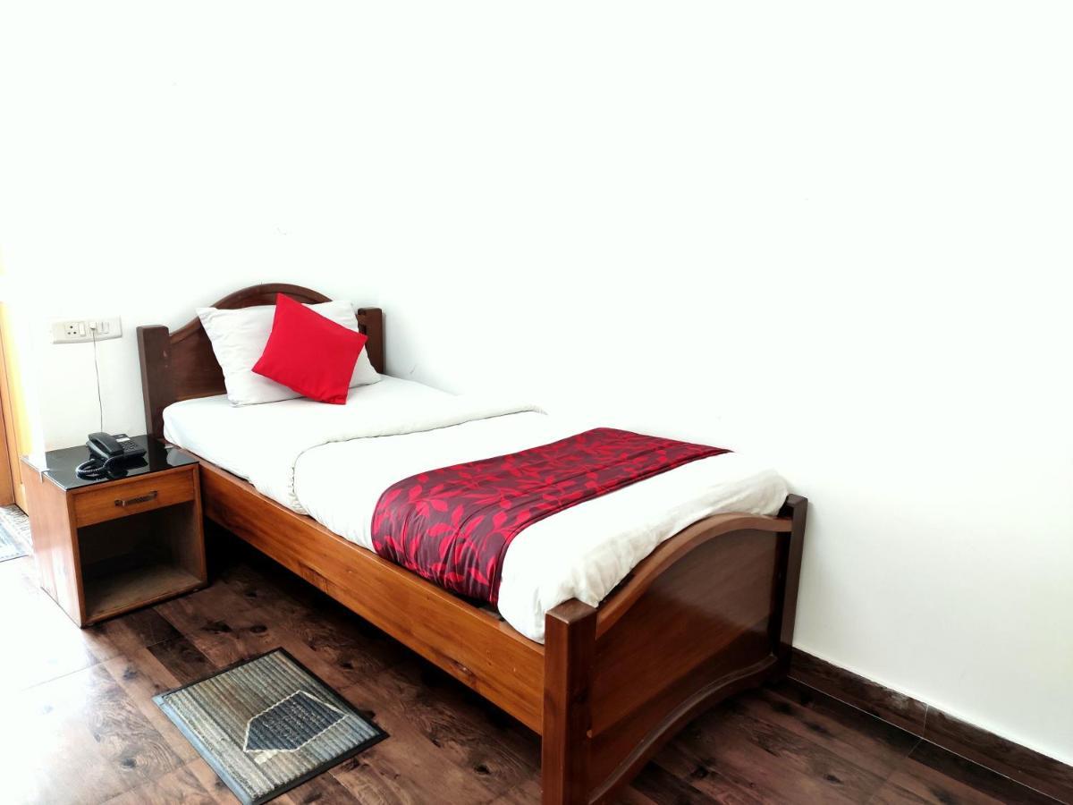 Hotel Nakshatra Karimganj Екстериор снимка