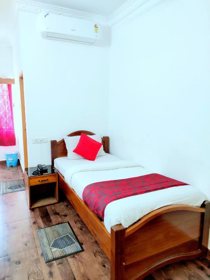 Hotel Nakshatra Karimganj Екстериор снимка