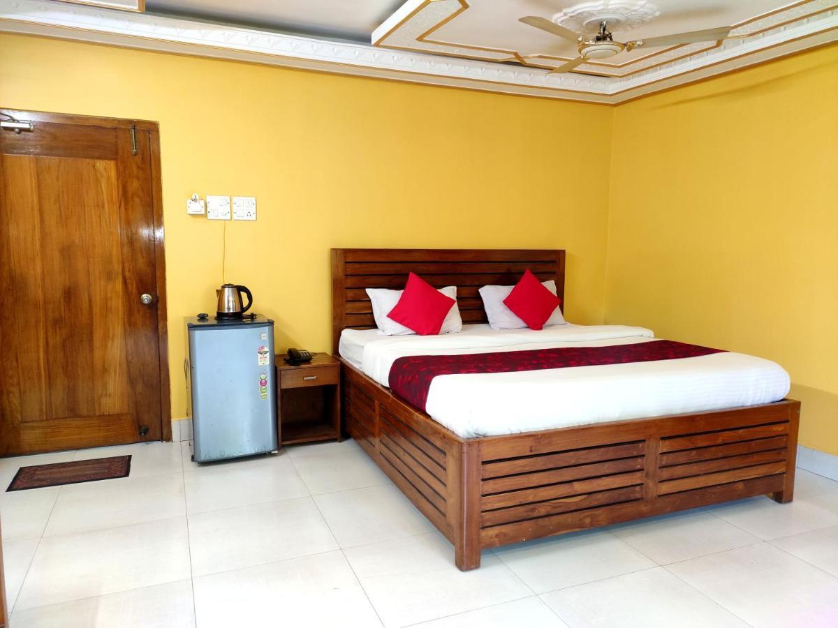 Hotel Nakshatra Karimganj Екстериор снимка