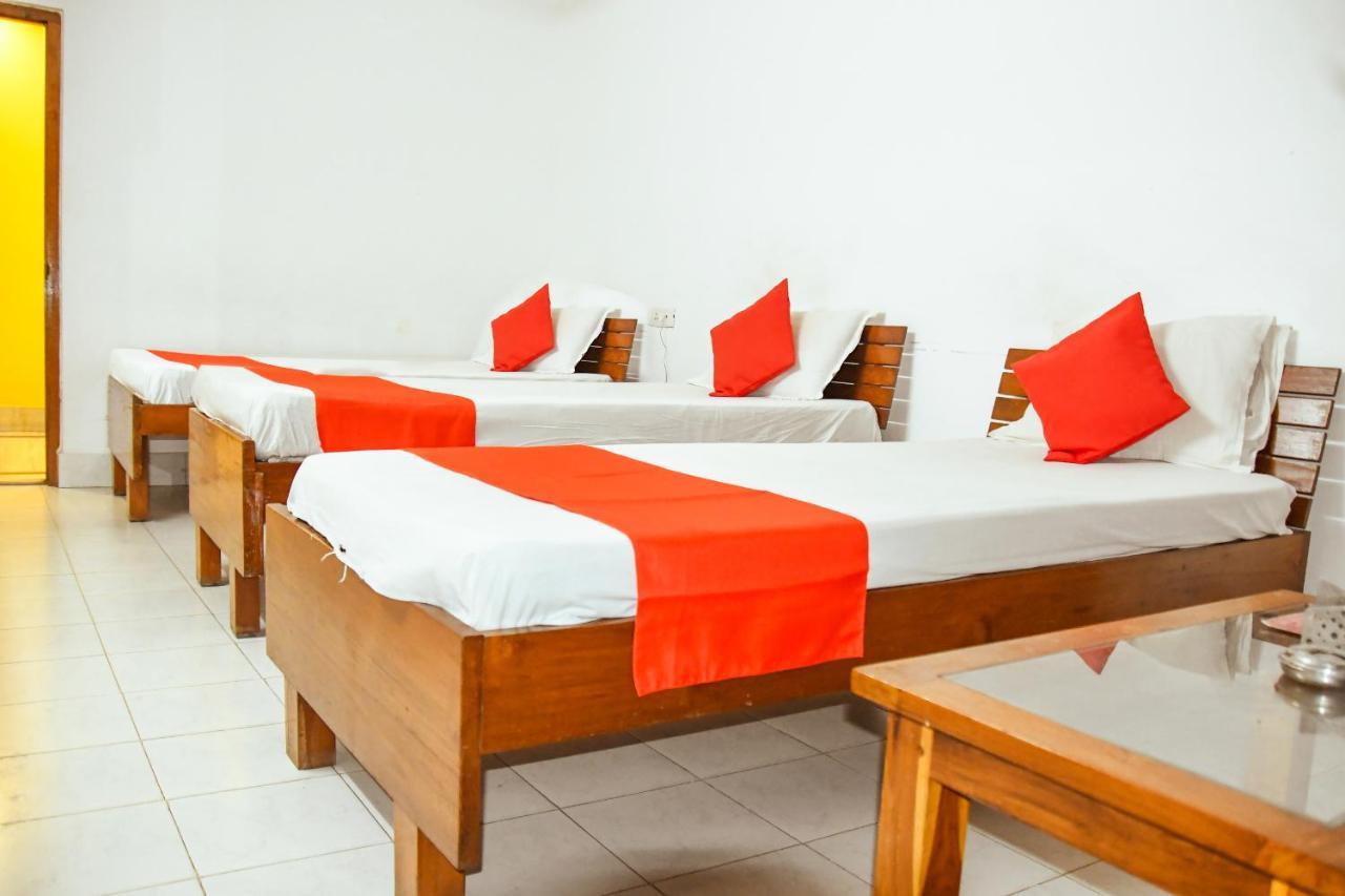 Hotel Nakshatra Karimganj Екстериор снимка