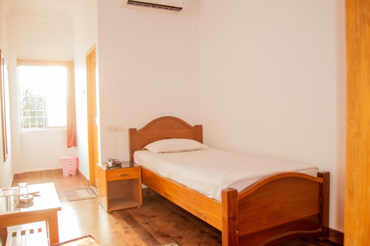 Hotel Nakshatra Karimganj Екстериор снимка