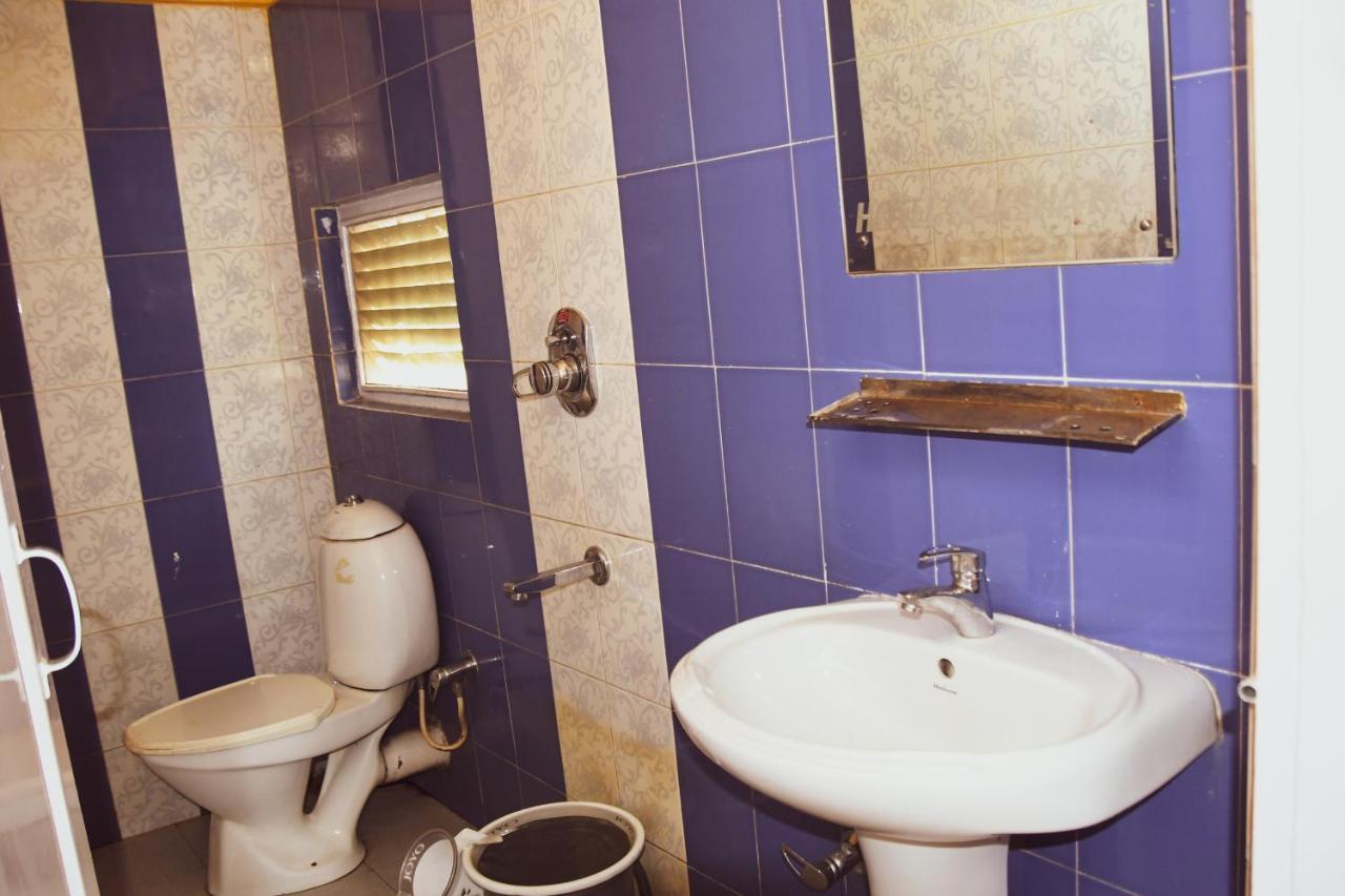 Hotel Nakshatra Karimganj Екстериор снимка