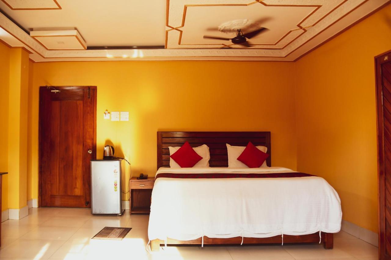 Hotel Nakshatra Karimganj Екстериор снимка