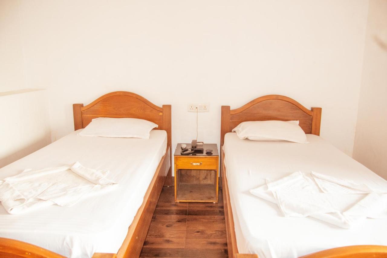 Hotel Nakshatra Karimganj Екстериор снимка
