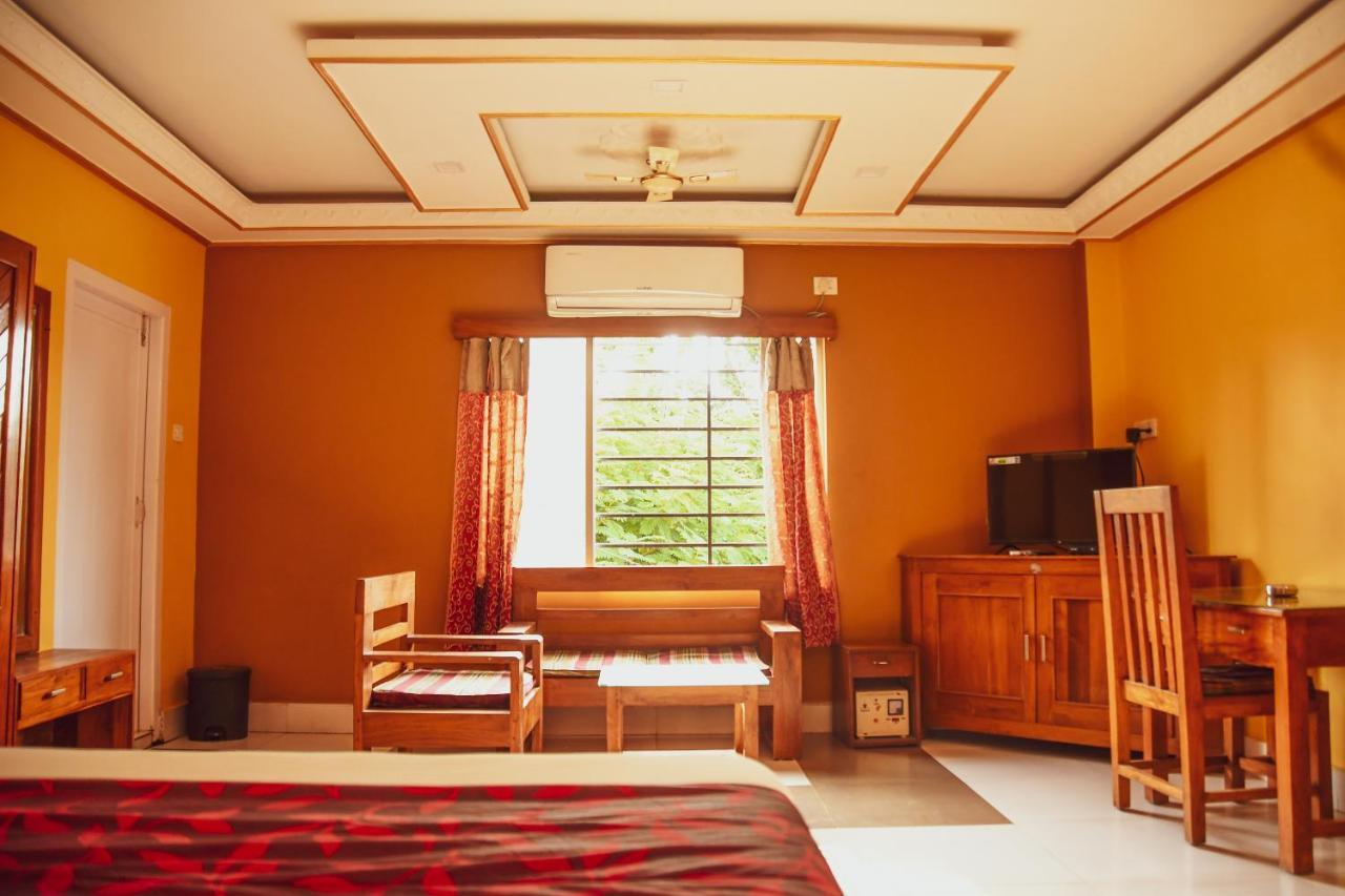 Hotel Nakshatra Karimganj Екстериор снимка
